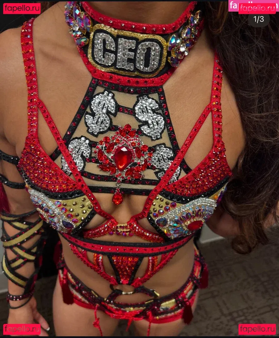 Sasha Banks Onlyfans Photo Gallery 