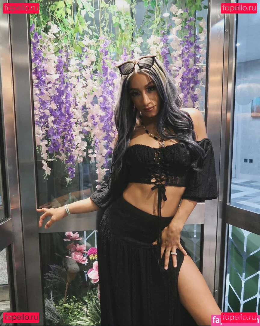 Sasha Banks Onlyfans Photo Gallery 