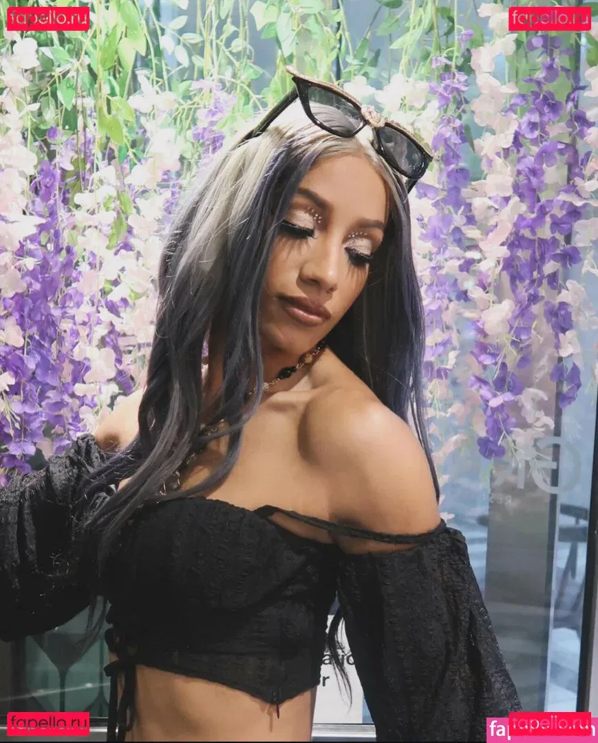 Sasha Banks Onlyfans Photo Gallery 