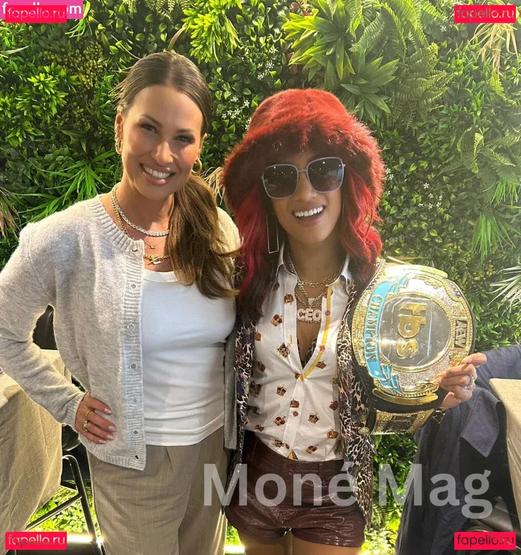 Sasha Banks Onlyfans Photo Gallery 