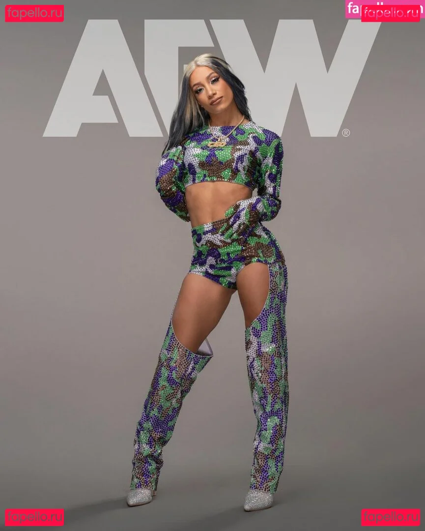 Sasha Banks Onlyfans Photo Gallery 