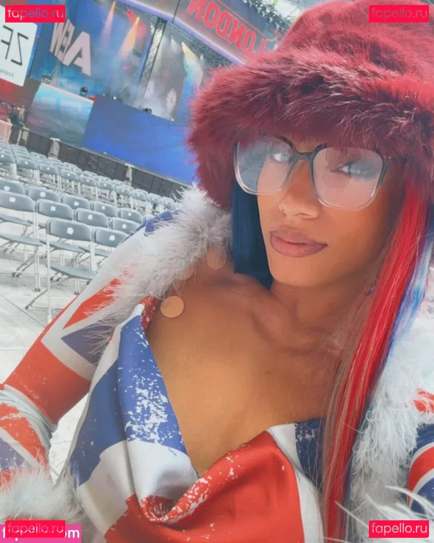 Sasha Banks Onlyfans Photo Gallery 