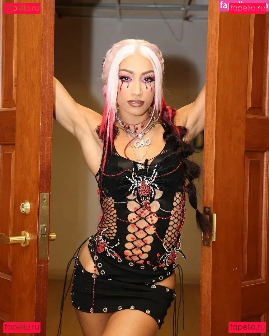 Sasha Banks Onlyfans Photo Gallery 