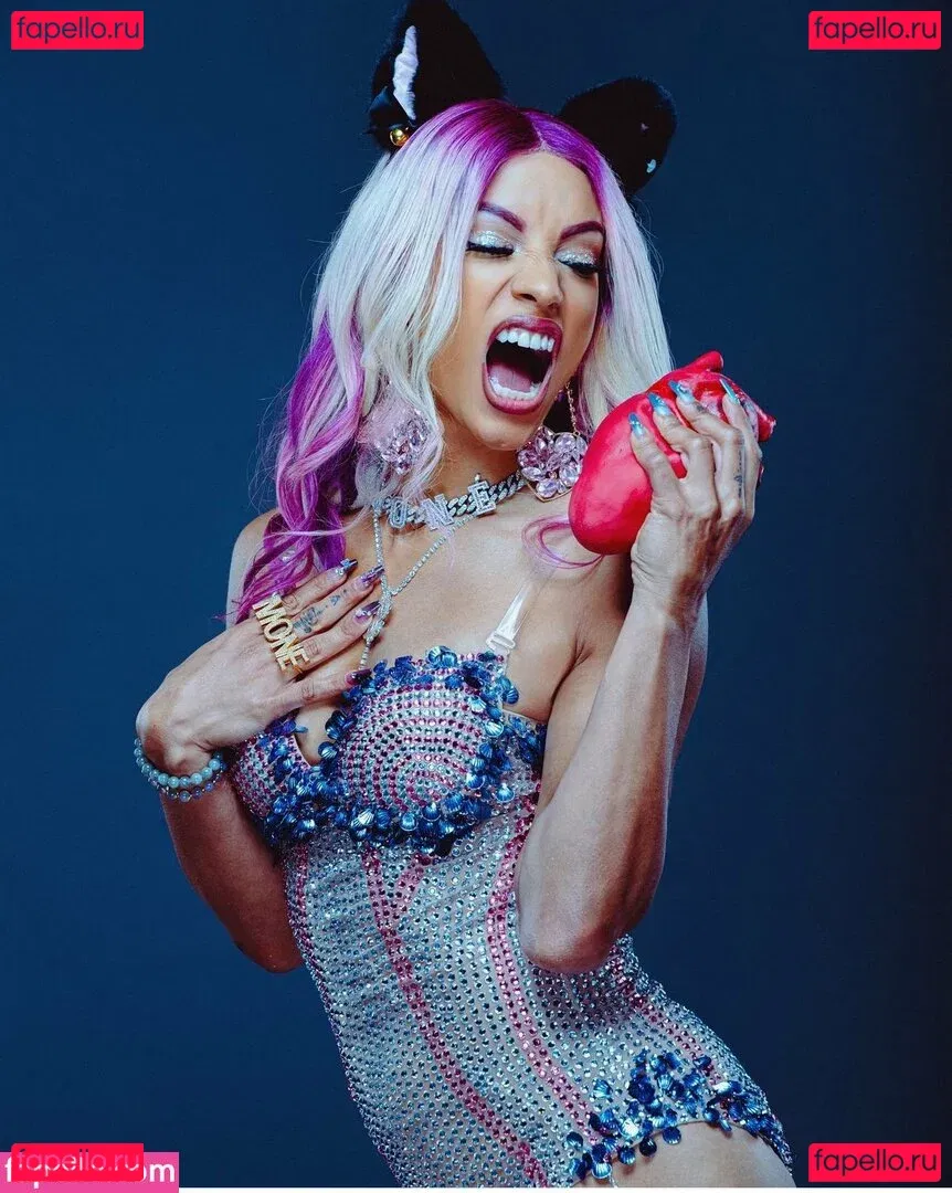 Sasha Banks Onlyfans Photo Gallery 