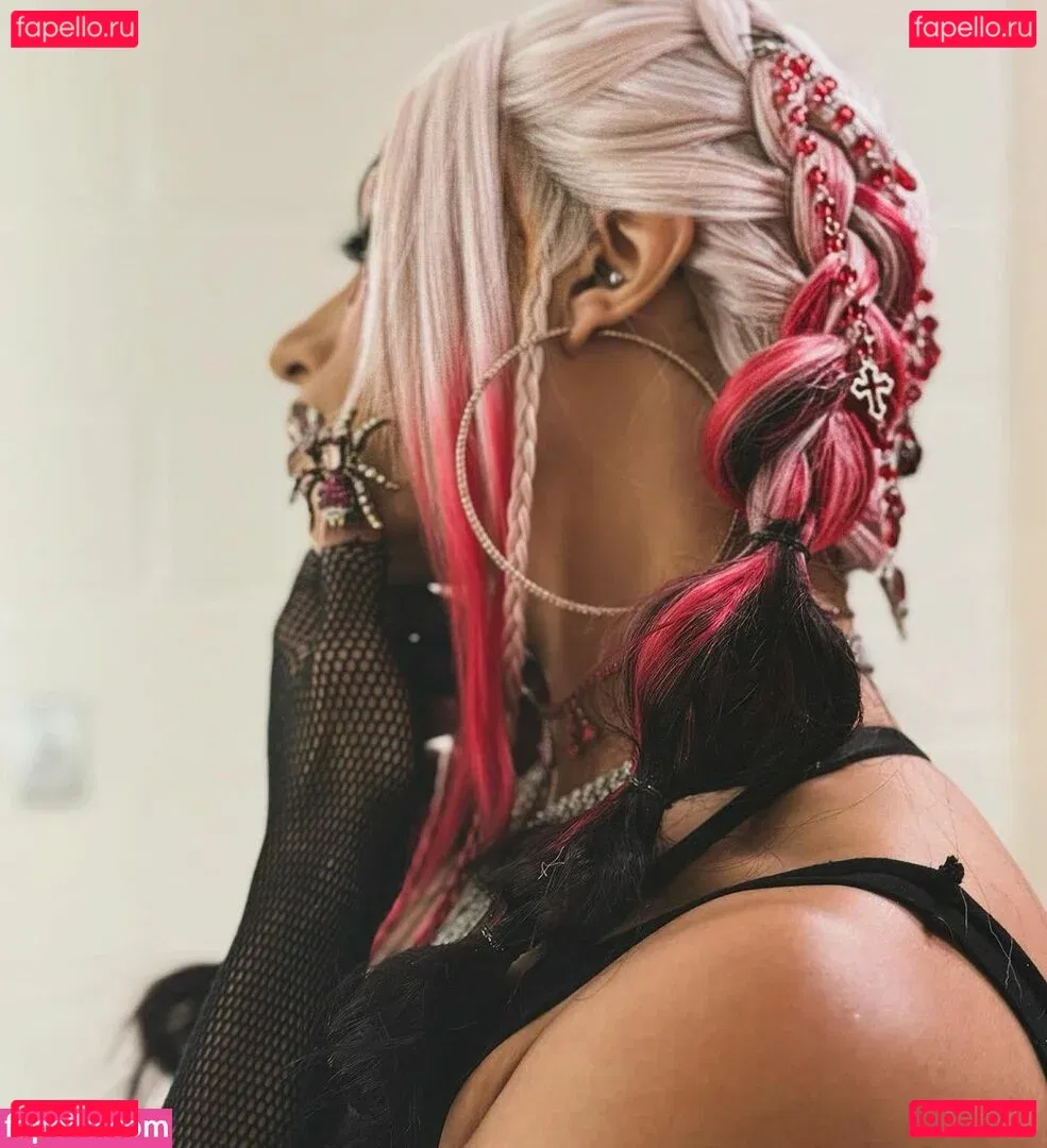 Sasha Banks Onlyfans Photo Gallery 