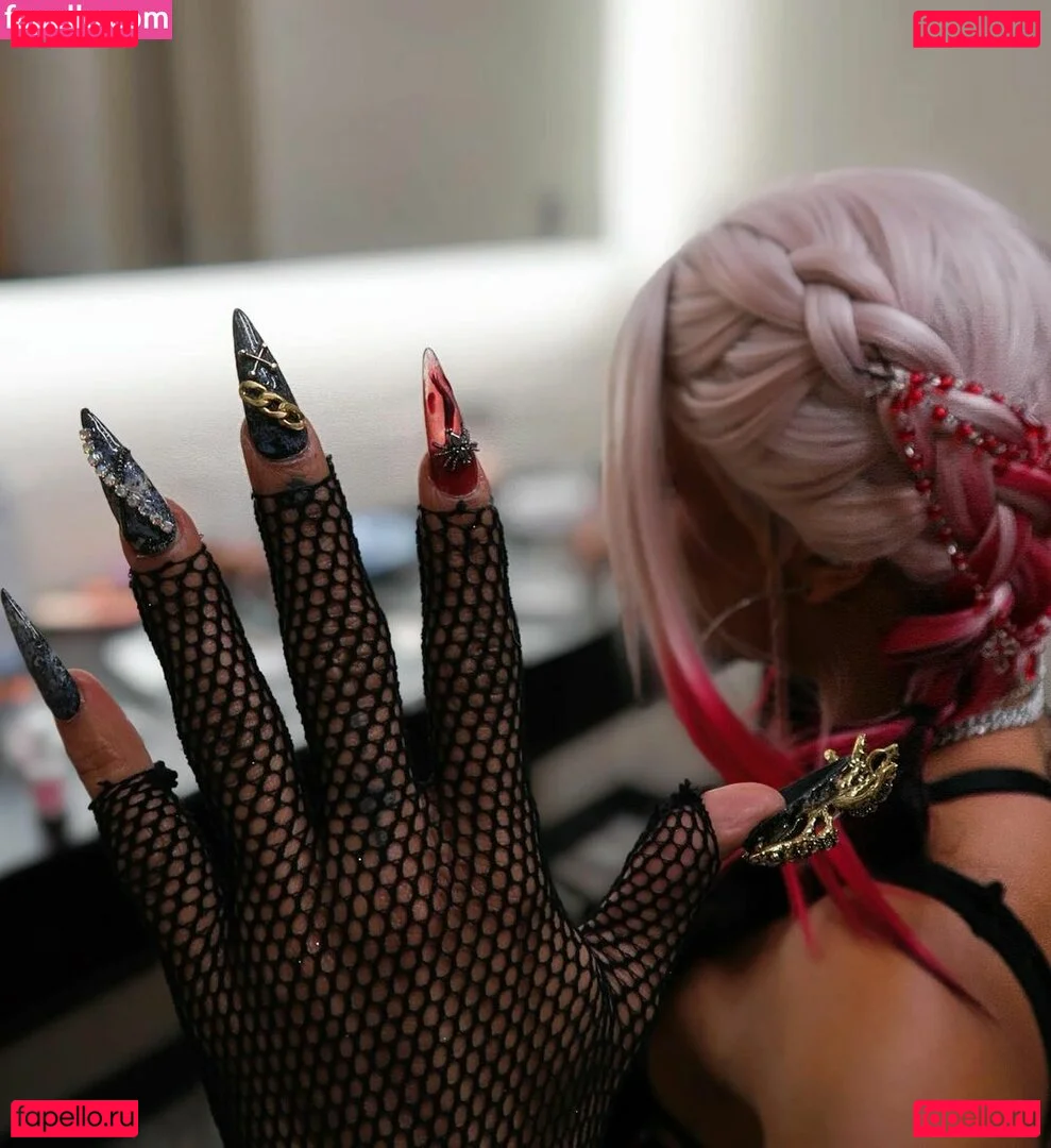 Sasha Banks Onlyfans Photo Gallery 