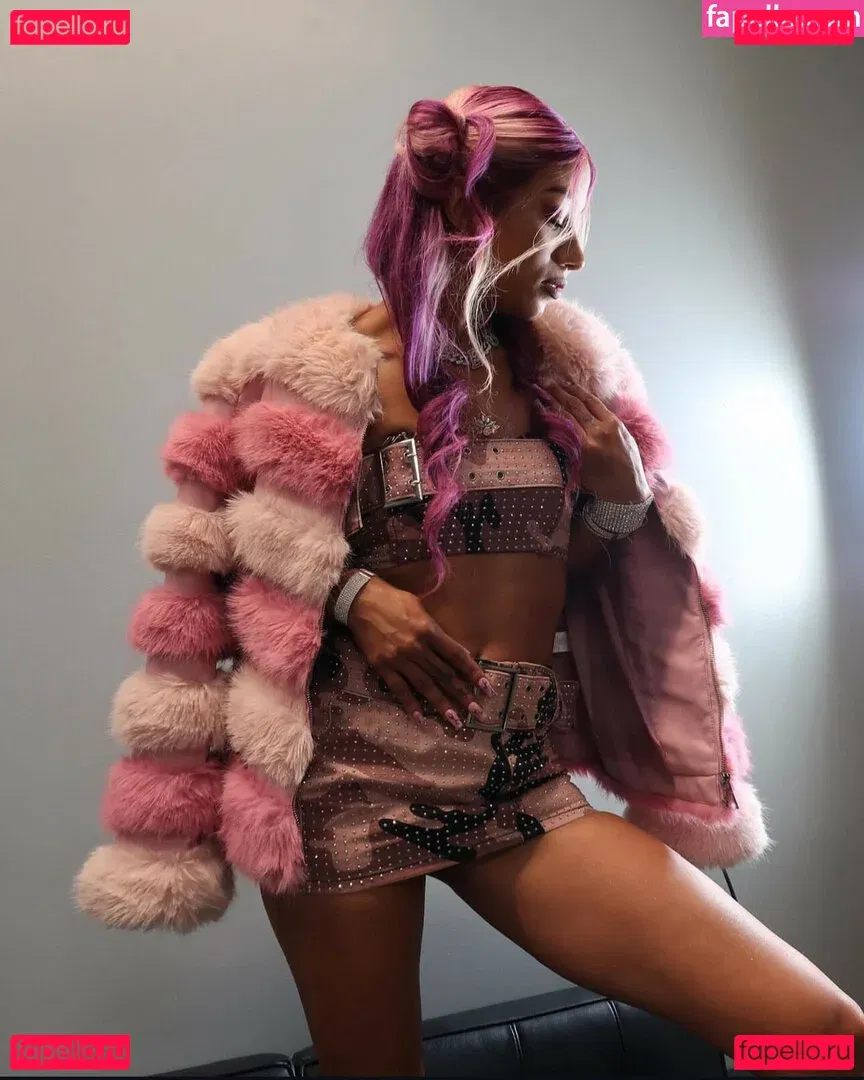 Sasha Banks Onlyfans Photo Gallery 