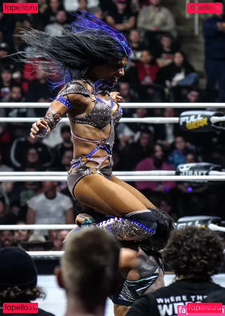 Sasha Banks Onlyfans Photo Gallery 