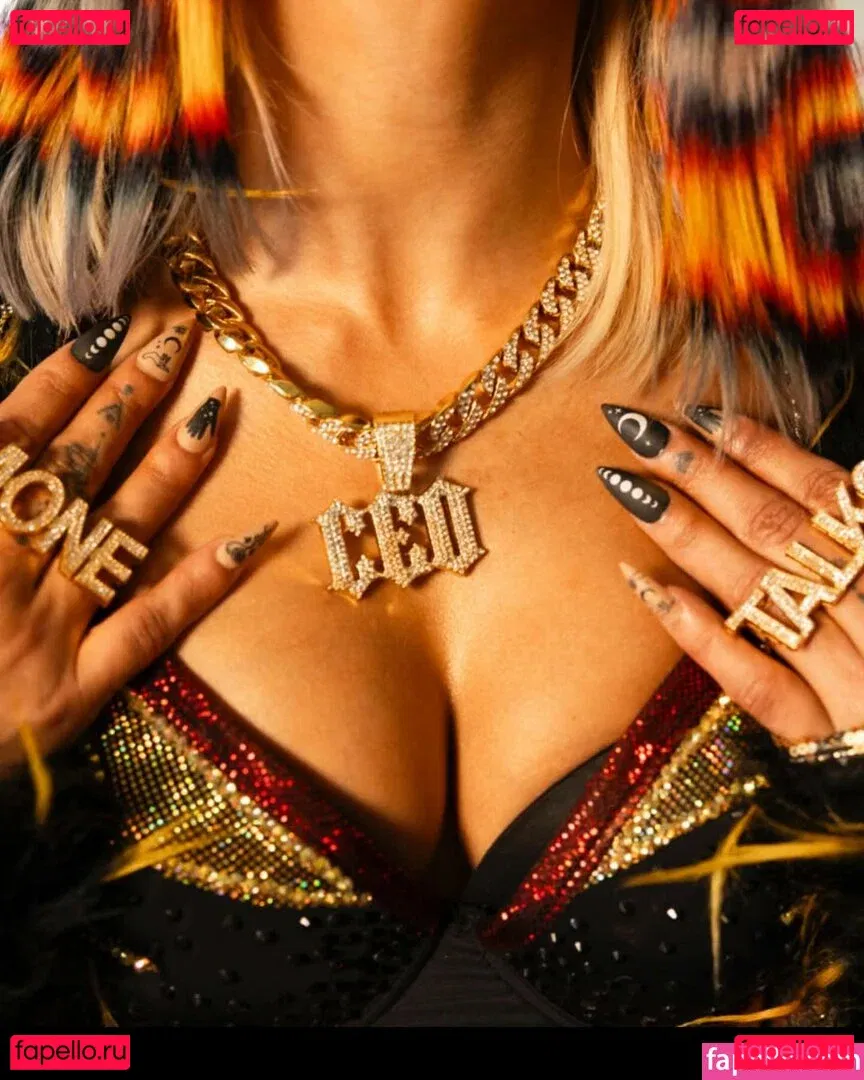 Sasha Banks Onlyfans Photo Gallery 