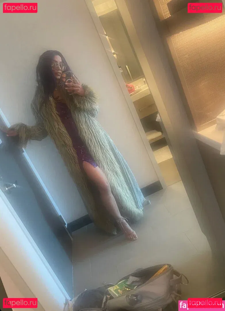 Sasha Banks Onlyfans Photo Gallery 