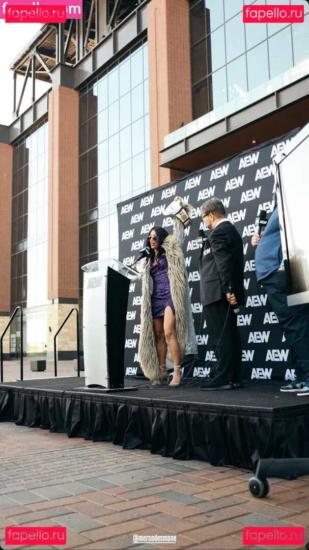 Sasha Banks Onlyfans Photo Gallery 