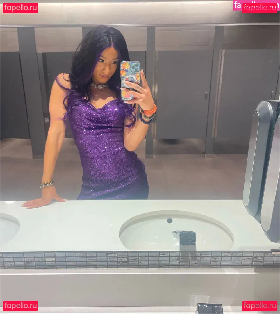 Sasha Banks Onlyfans Photo Gallery 