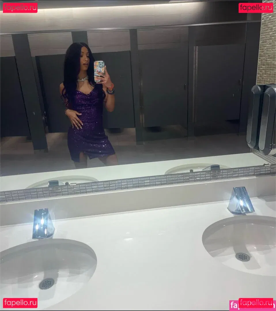 Sasha Banks Onlyfans Photo Gallery 