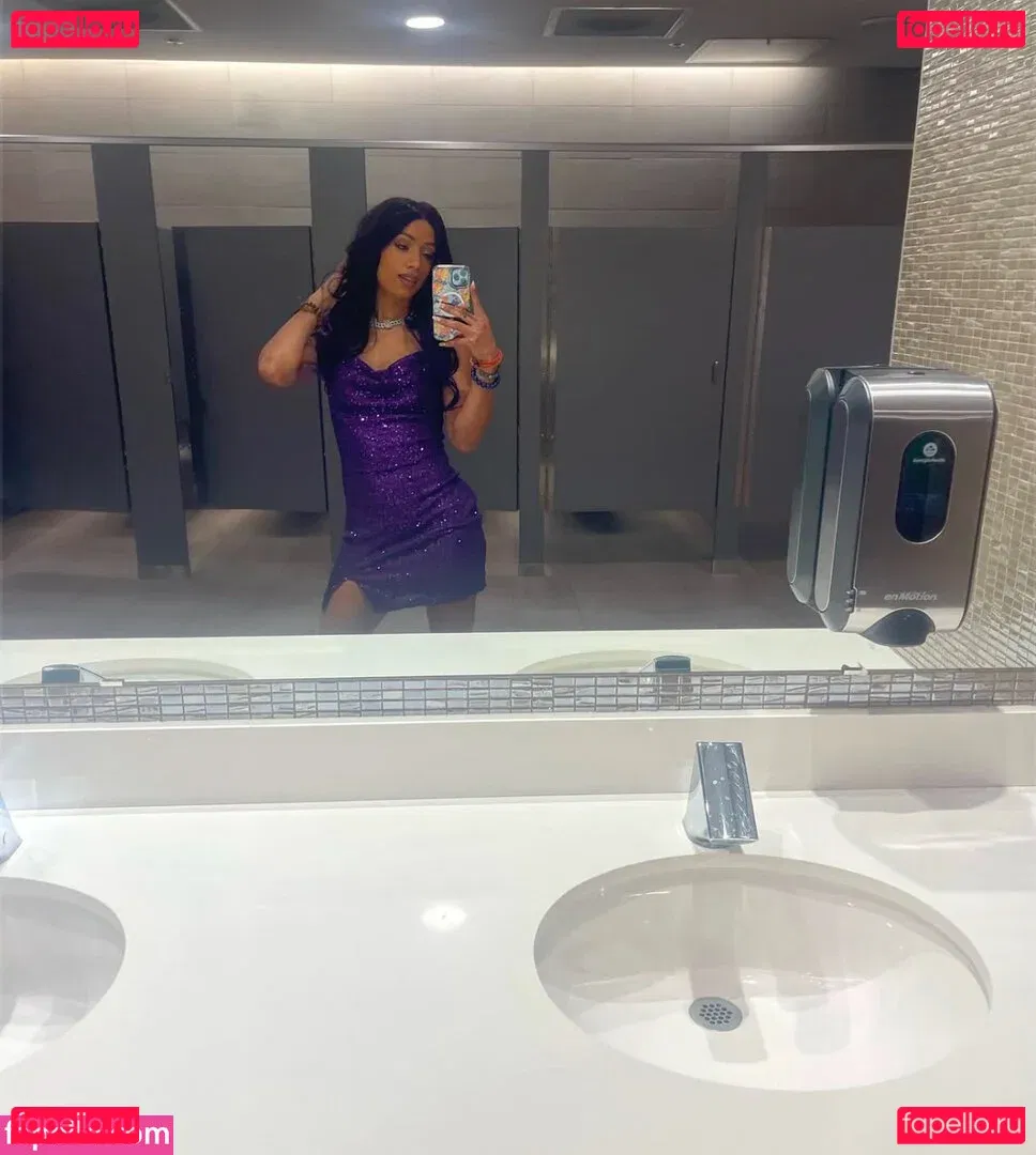 Sasha Banks Onlyfans Photo Gallery 