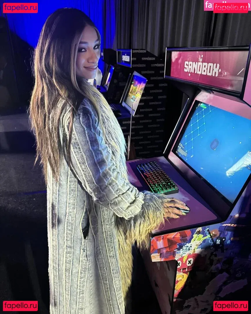 Sasha Banks Onlyfans Photo Gallery 