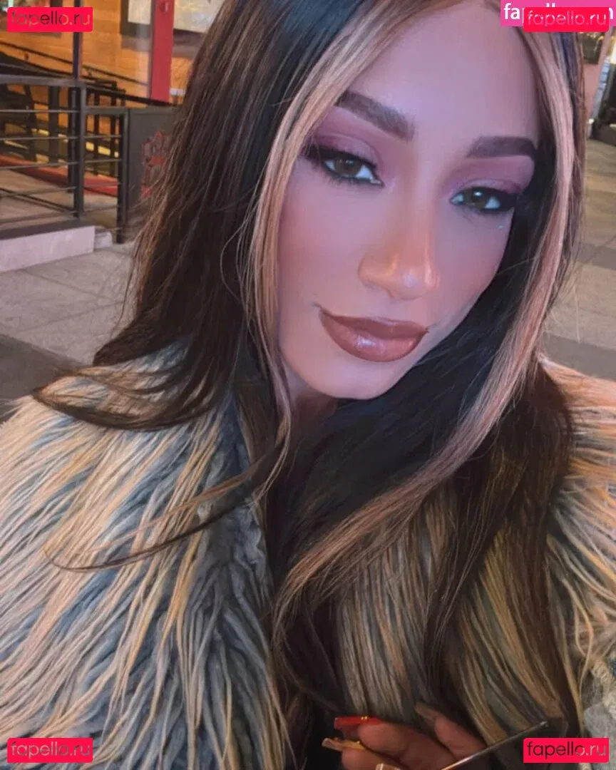 Sasha Banks Onlyfans Photo Gallery 