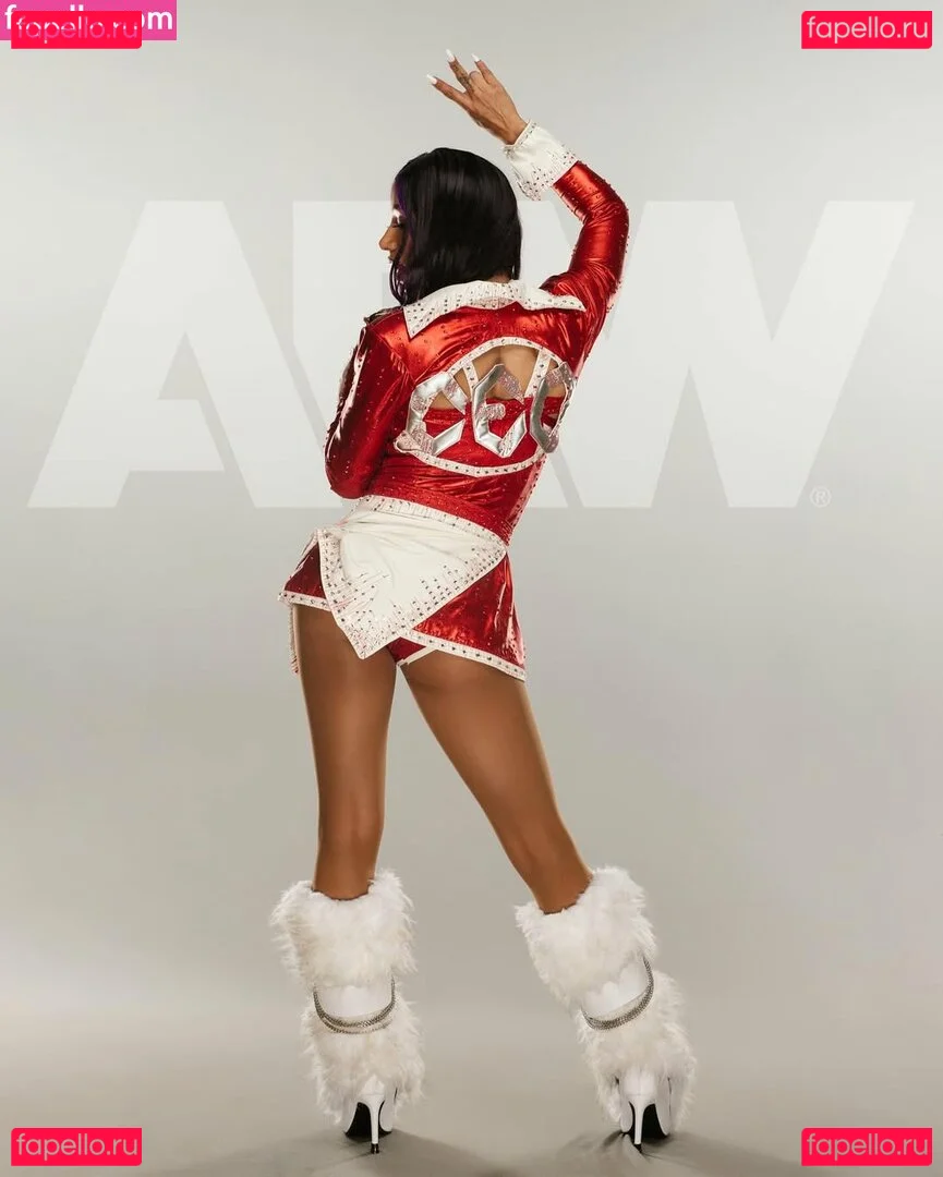 Sasha Banks Onlyfans Photo Gallery 