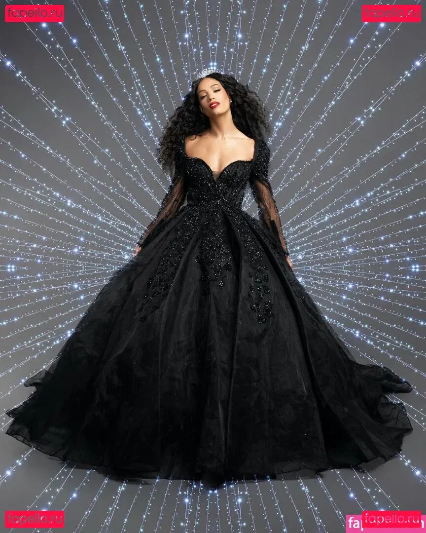 Sasha Banks Onlyfans Photo Gallery 