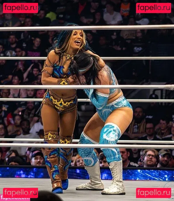 Sasha Banks Onlyfans Photo Gallery 