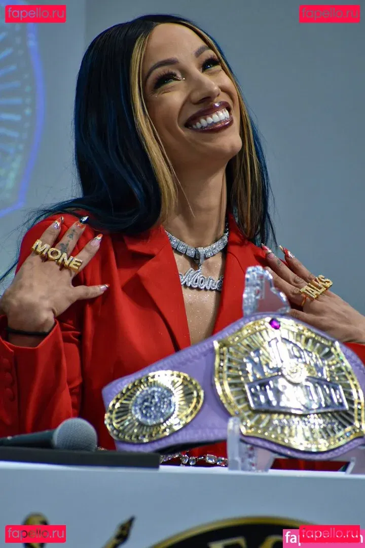 Sasha Banks Onlyfans Photo Gallery 