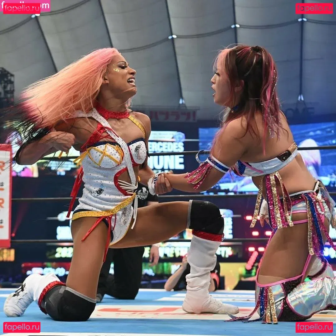 Sasha Banks Onlyfans Photo Gallery 