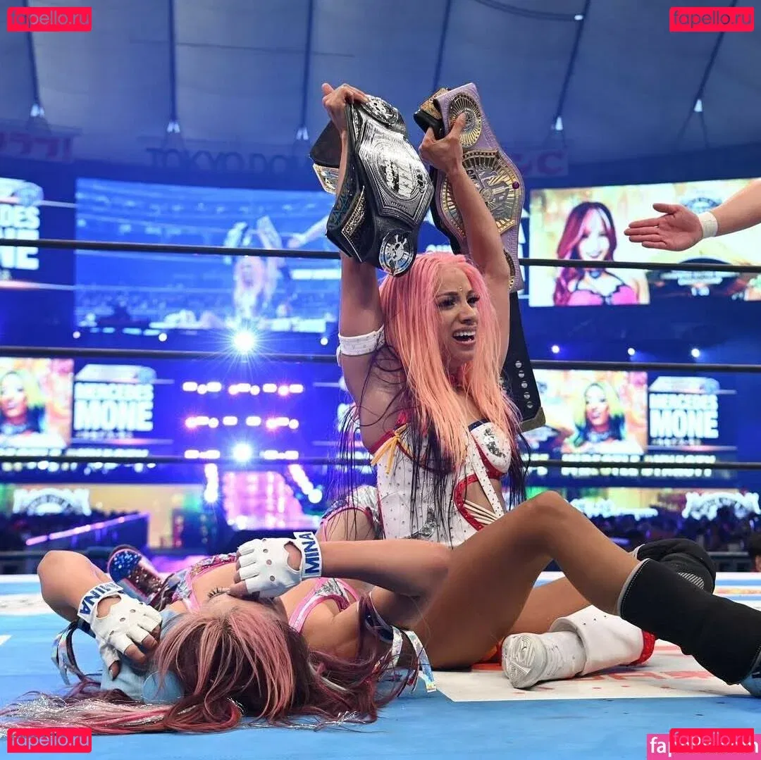 Sasha Banks Onlyfans Photo Gallery 