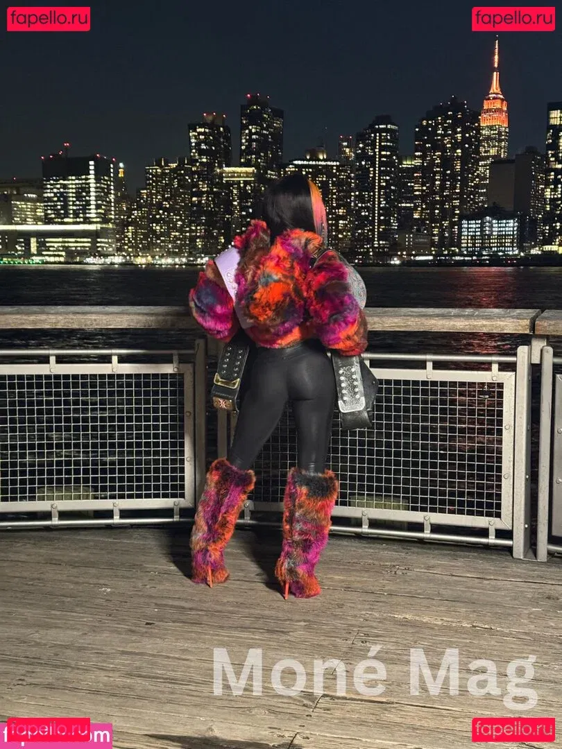 Sasha Banks Onlyfans Photo Gallery 