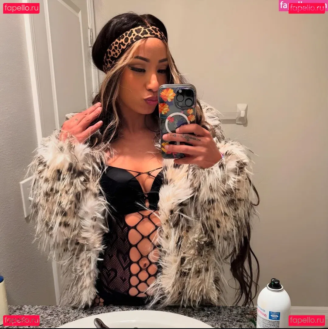 Sasha Banks Onlyfans Photo Gallery 