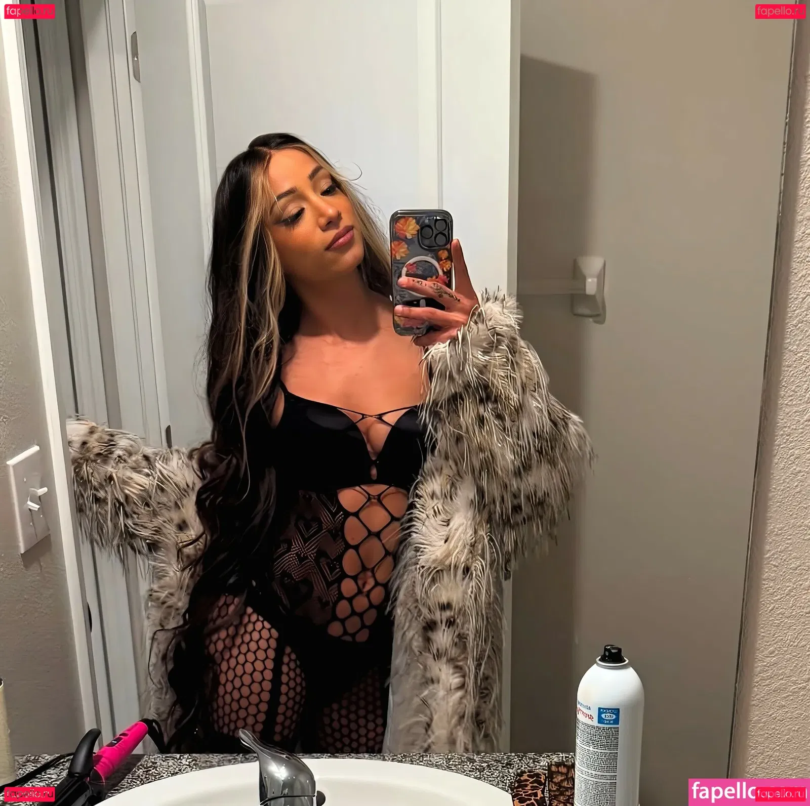 Sasha Banks Onlyfans Photo Gallery 