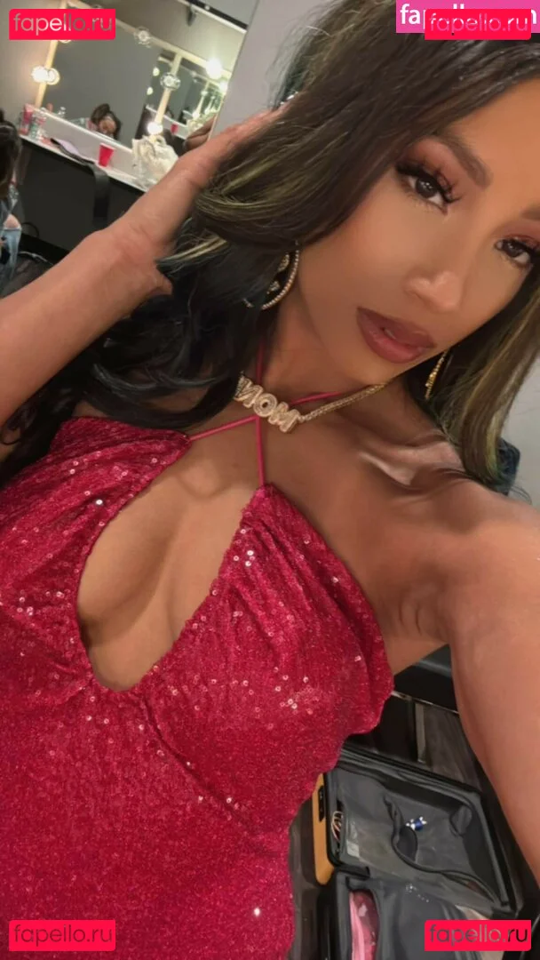Sasha Banks Onlyfans Photo Gallery 