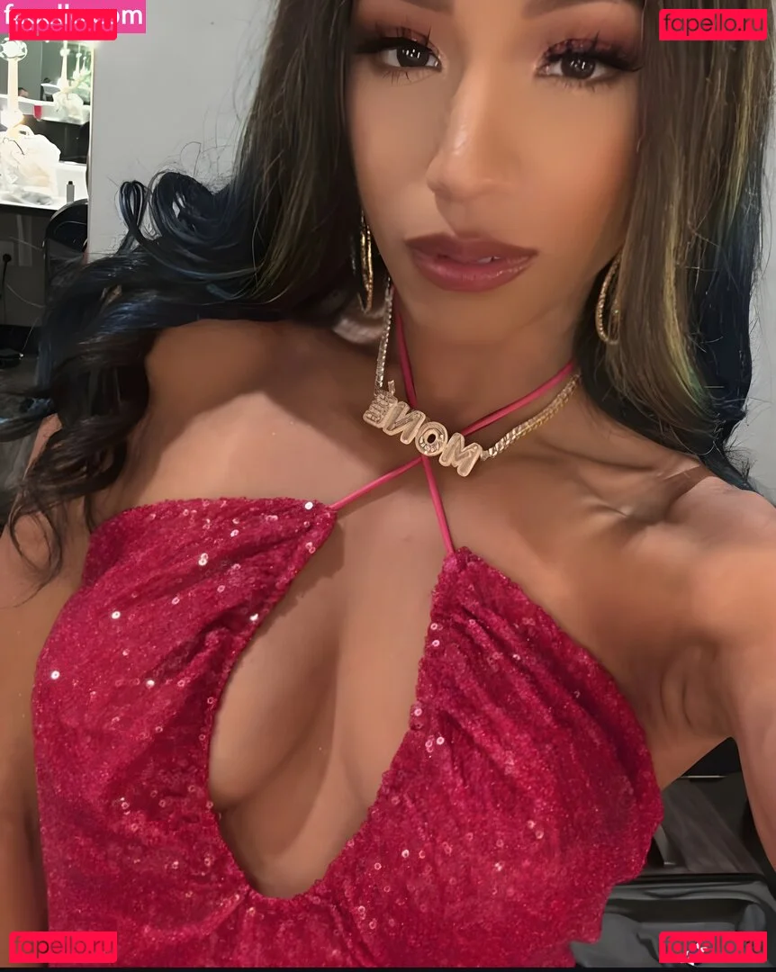 Sasha Banks Onlyfans Photo Gallery 