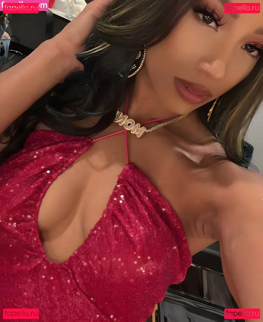 Sasha Banks Onlyfans Photo Gallery 