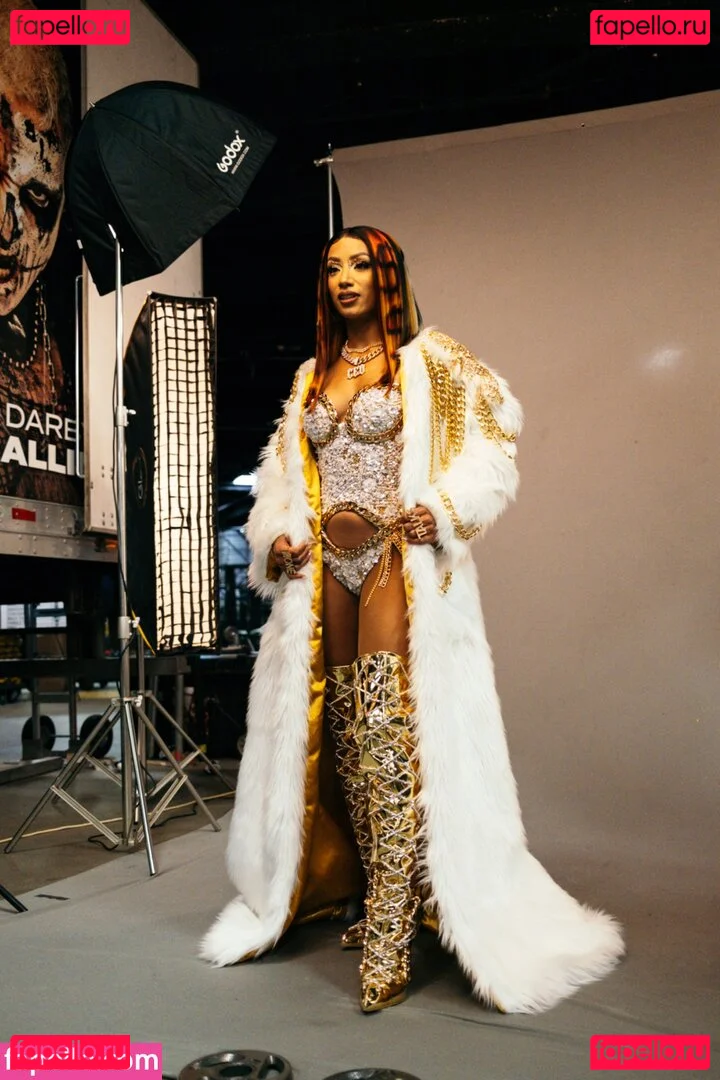 Sasha Banks Onlyfans Photo Gallery 