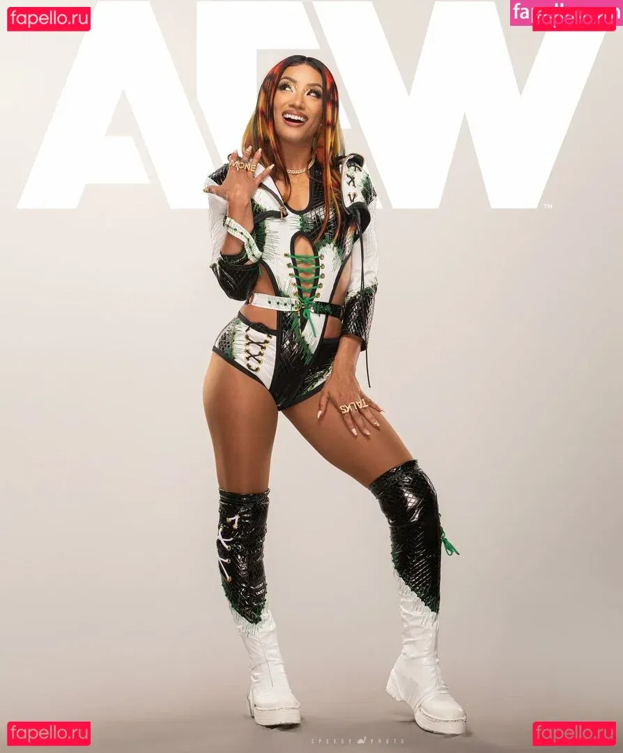 Sasha Banks Onlyfans Photo Gallery 