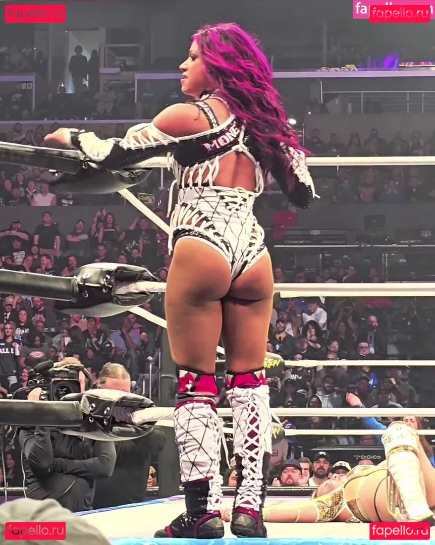 Sasha Banks Onlyfans Photo Gallery 