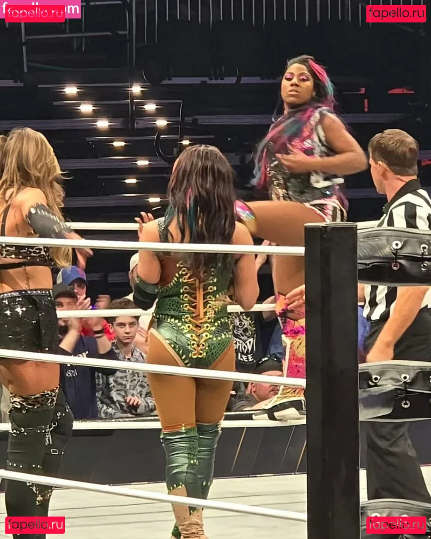 Sasha Banks Onlyfans Photo Gallery 