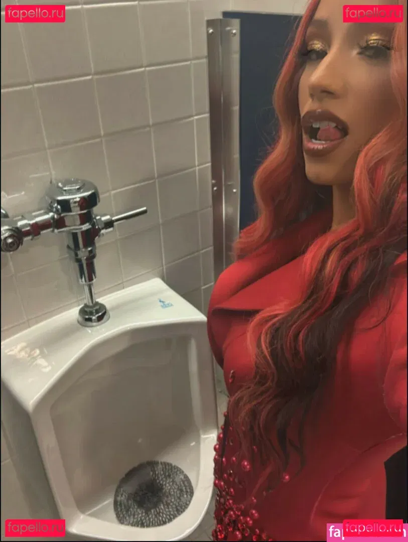Sasha Banks Onlyfans Photo Gallery 