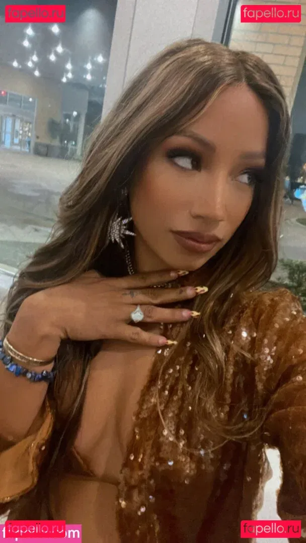 Sasha Banks Onlyfans Photo Gallery 