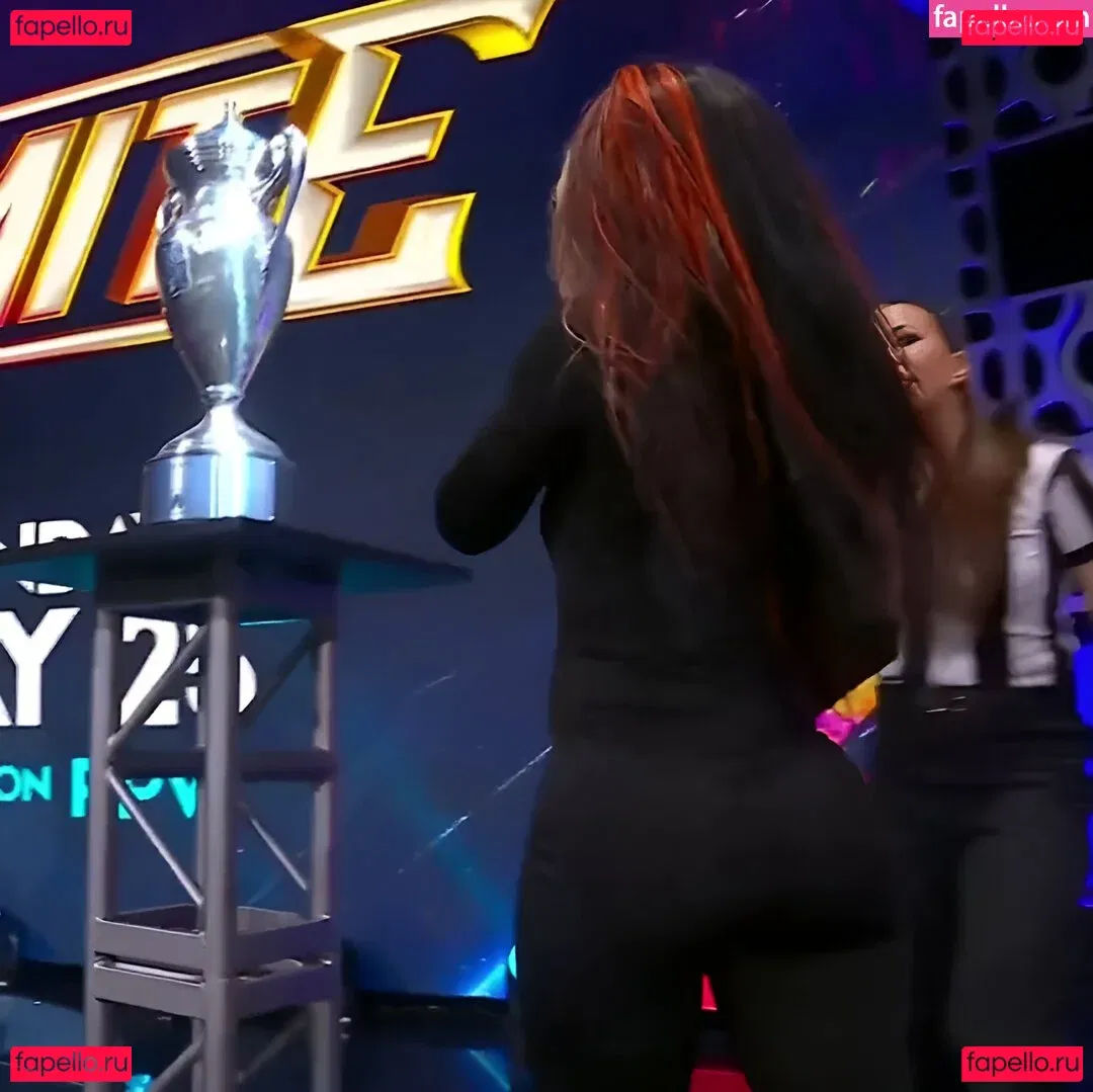 Sasha Banks Onlyfans Photo Gallery 