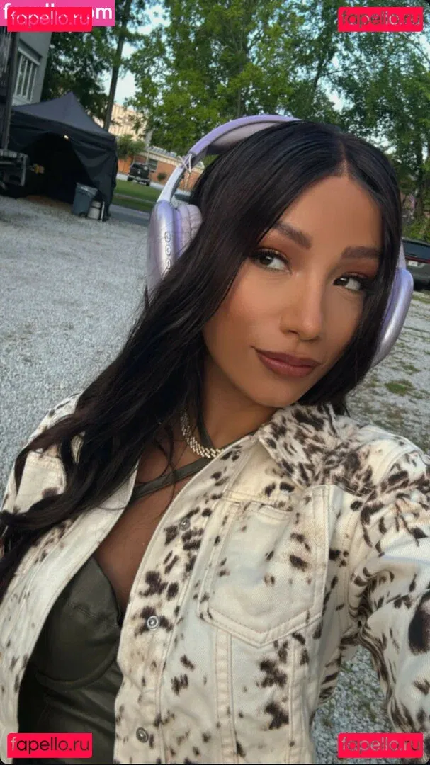 Sasha Banks Onlyfans Photo Gallery 