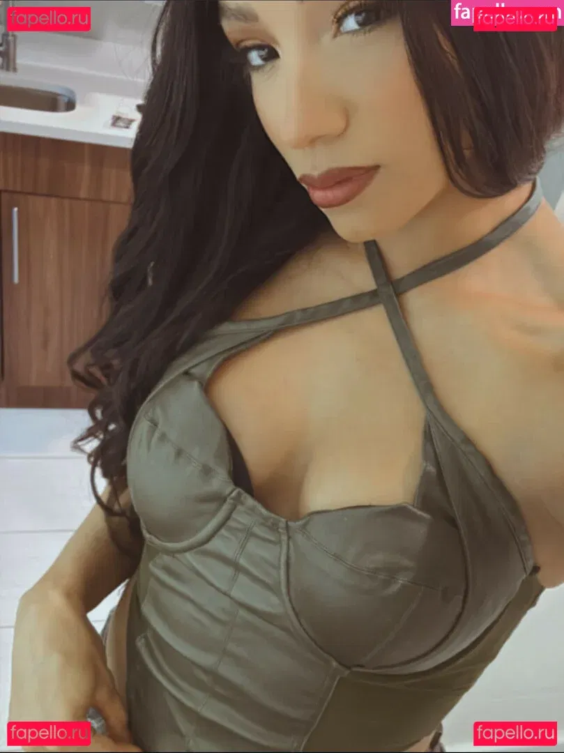 Sasha Banks Onlyfans Photo Gallery 