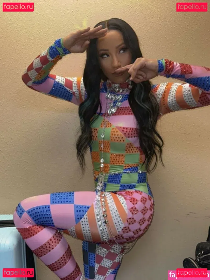 Sasha Banks Onlyfans Photo Gallery 