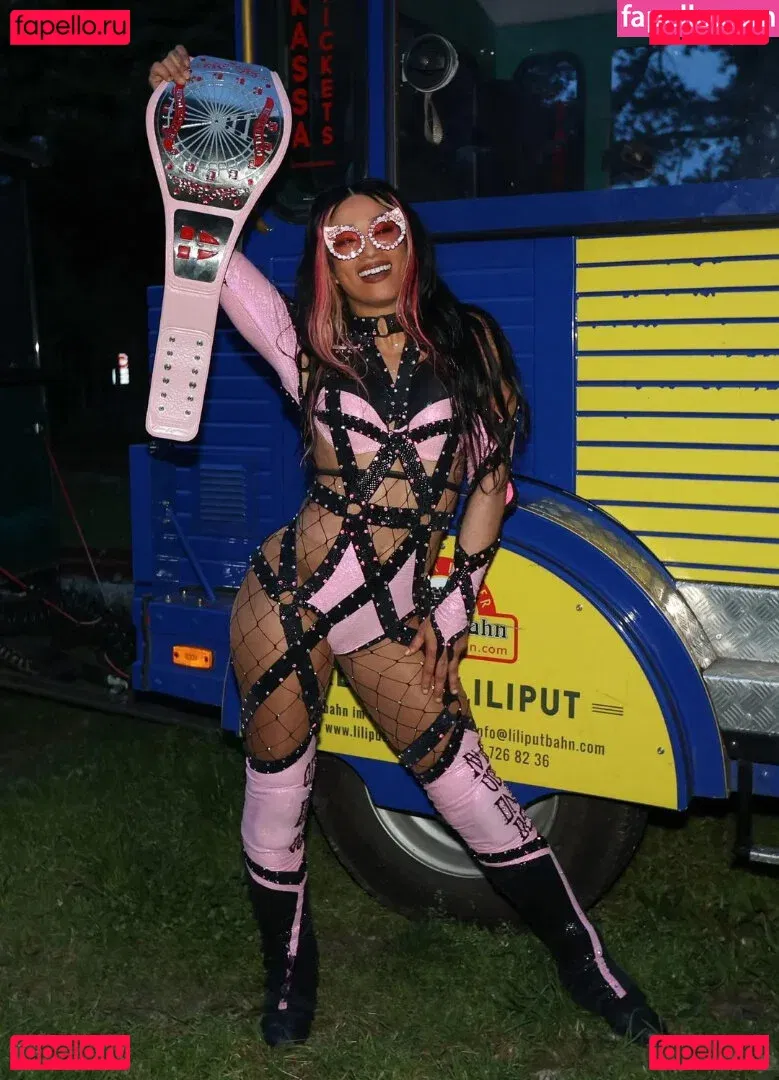 Sasha Banks Onlyfans Photo Gallery 