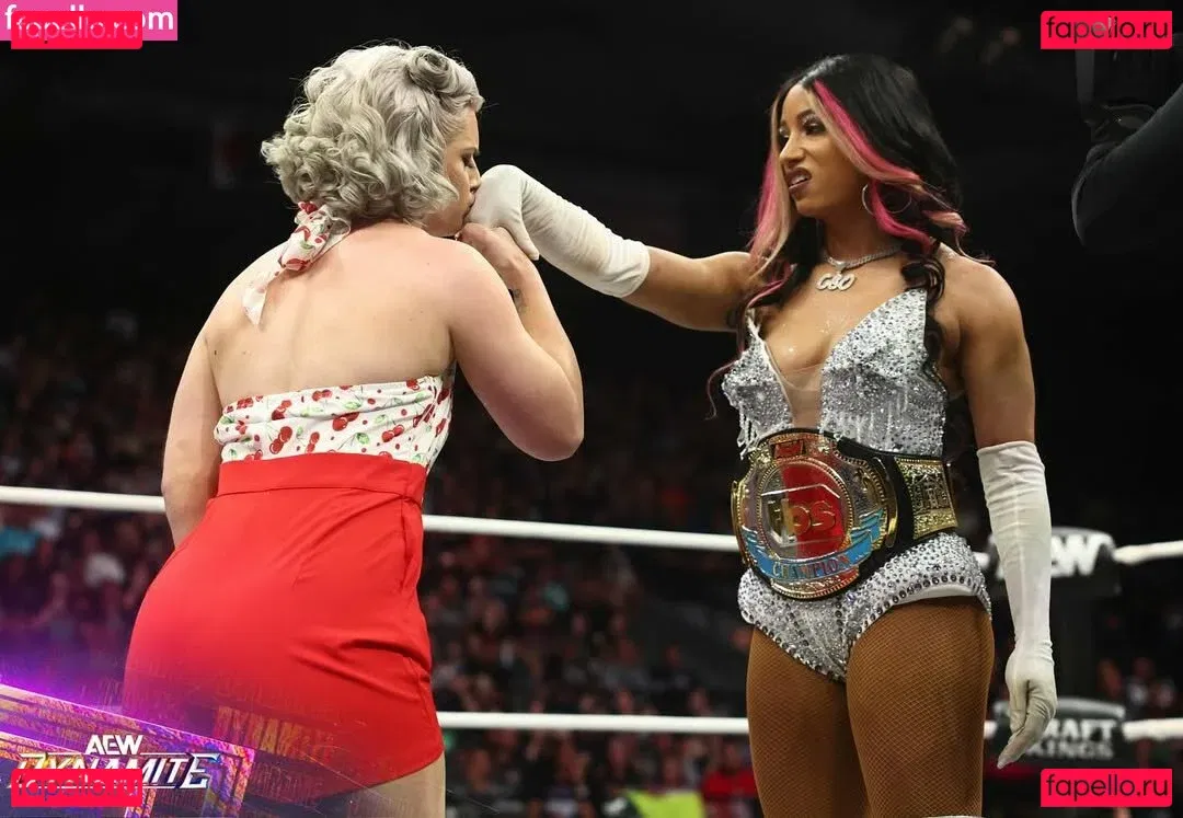 Sasha Banks Onlyfans Photo Gallery 