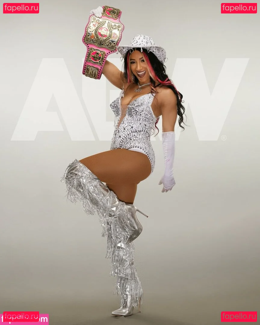 Sasha Banks Onlyfans Photo Gallery 