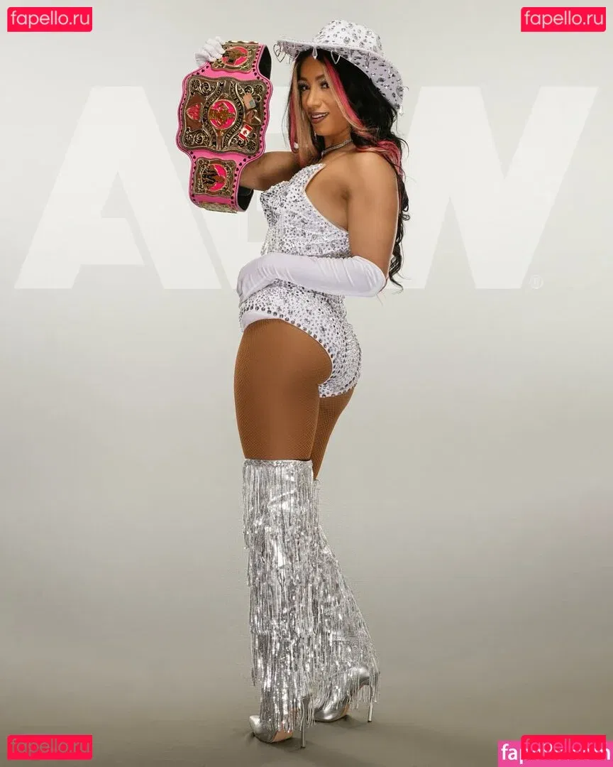 Sasha Banks Onlyfans Photo Gallery 