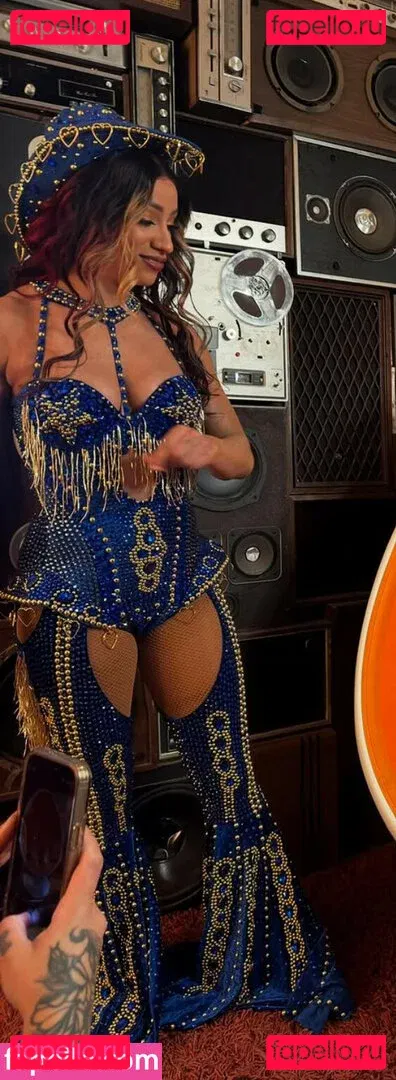 Sasha Banks Onlyfans Photo Gallery 