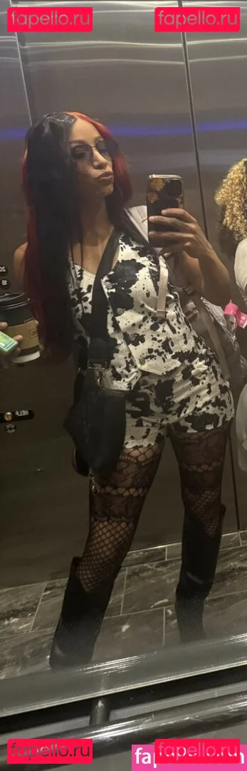 Sasha Banks Onlyfans Photo Gallery 
