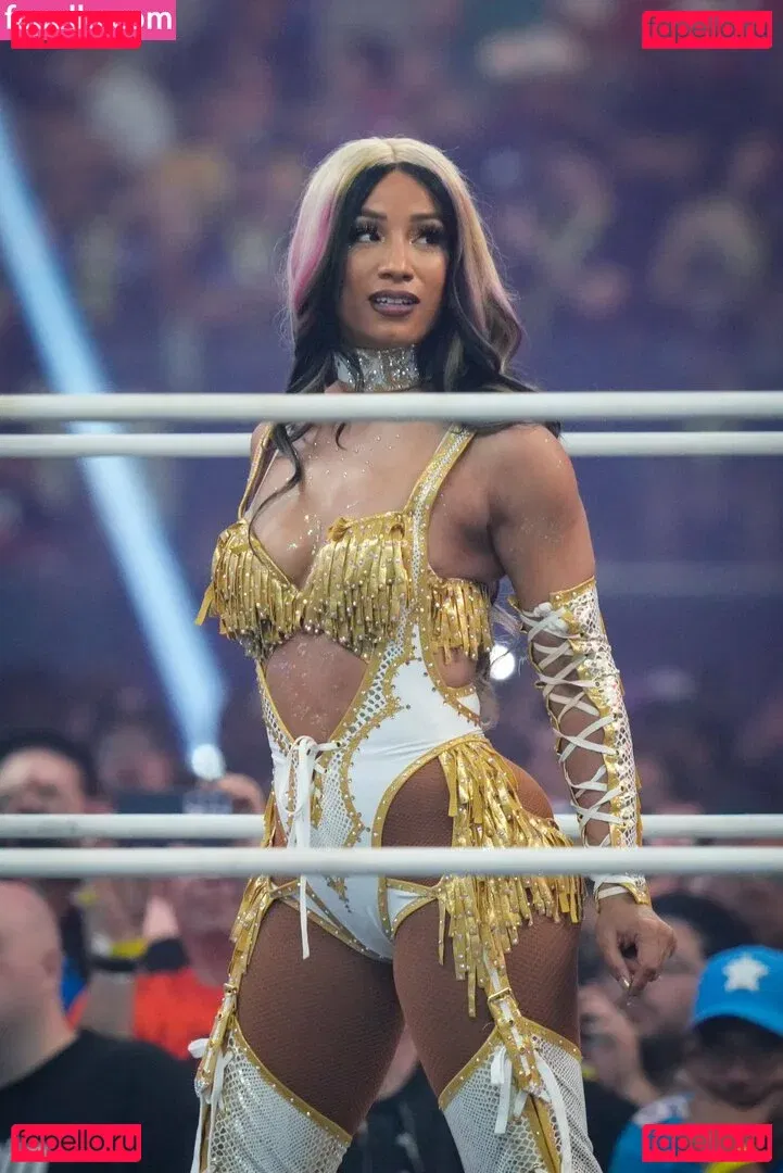 Sasha Banks Onlyfans Photo Gallery 