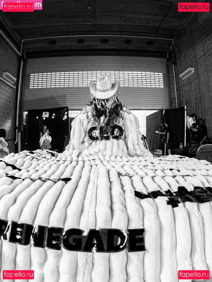 Sasha Banks Onlyfans Photo Gallery 